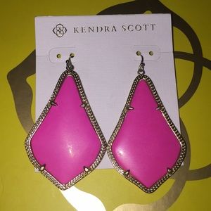 Kendra Scott Alexandra Earrings in Magenta NWOT